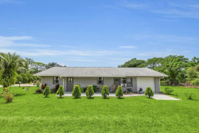 Charming Pool home, Minutes from Downtown Orlando and Winter Garden, Orlando